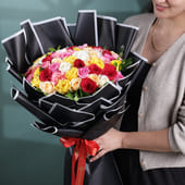Roses In A Colourful Embrace - MKTPLC