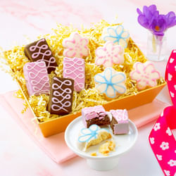 Mom Petite Delights Basket