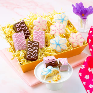 Mom Petite Delights Basket