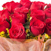 18 Red Roses Bunch with Zoomed View