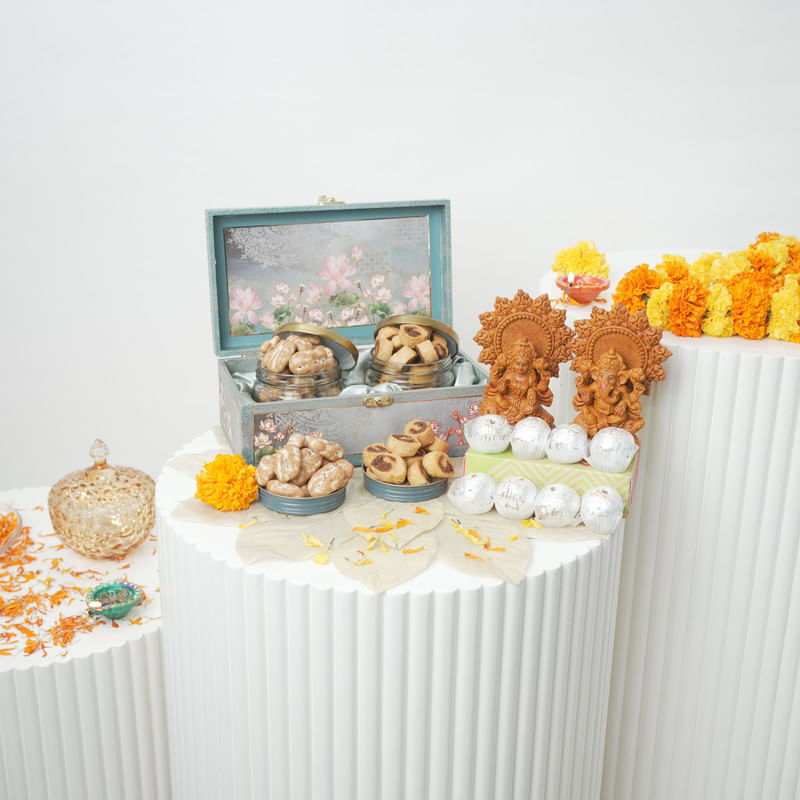 Lakshmi Ganesh N Flavourful Treats Hamper