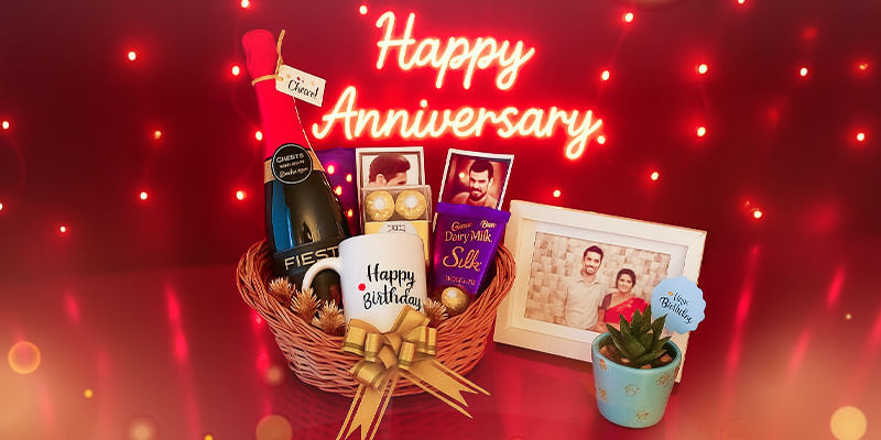 Top 10 Anniversary Hampers & Gift Ideas for Your Loved Ones