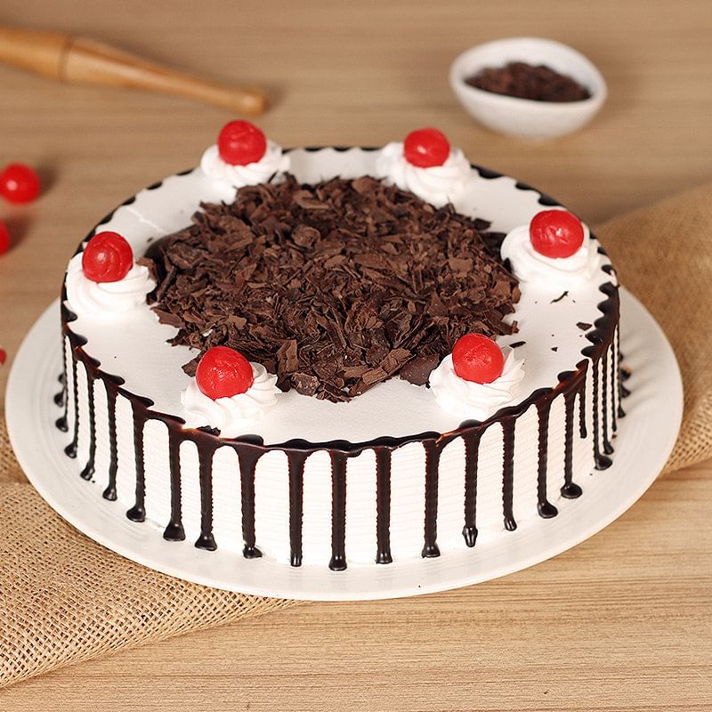 Classic Black Forest Eggless Cake