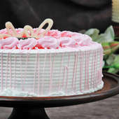 Eggless Strawberry birthday Cake Delivery
