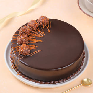 Chocolate Paradise Eggless Cake