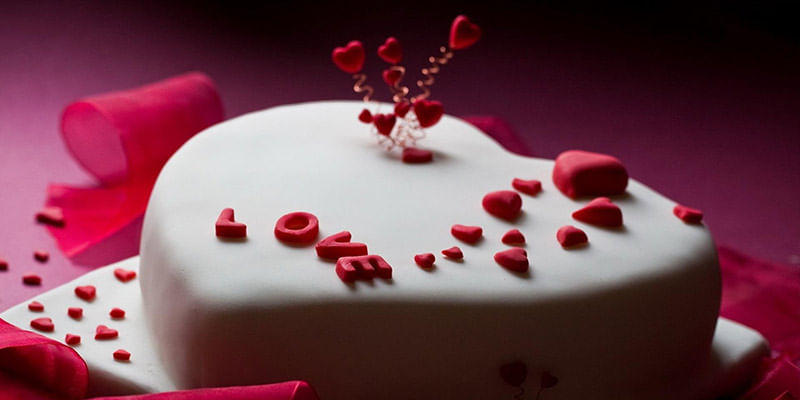 15 Romantic Valentine's Day Cakes and Desserts to Sweeten Your Celebration