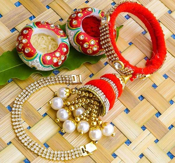 6 Types of Gorgeous Lumba Rakhi Especially Designed For Bhabhi 