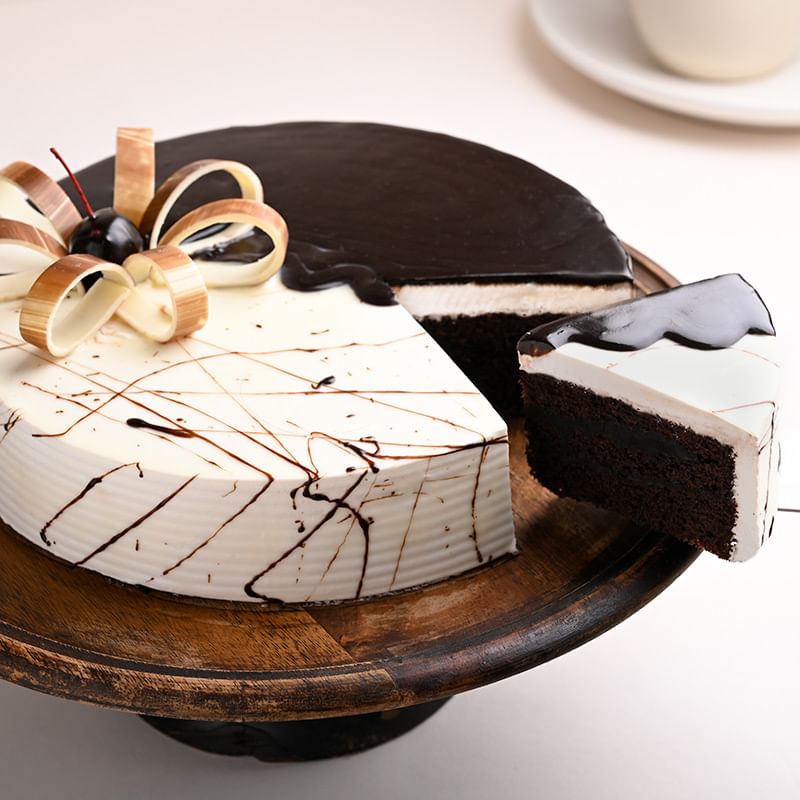 Eggless Choco Vanilla Cake - Sliced view