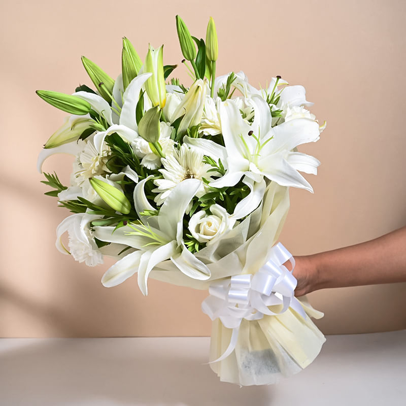 12 Mixed White Flowers