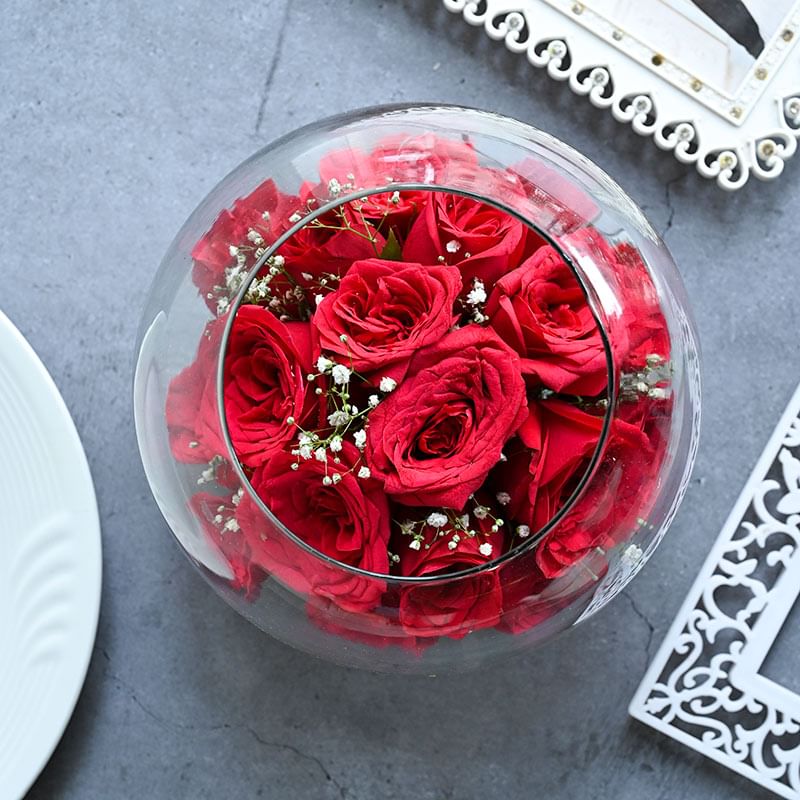 20 Red Roses in a Glass Vase