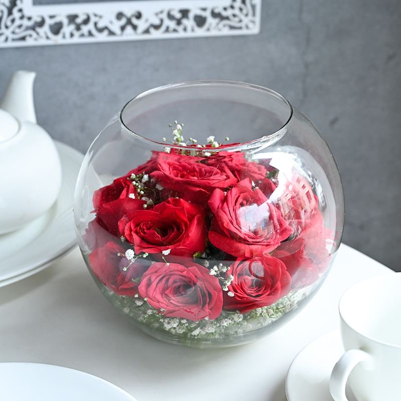 20 Red Roses in a Glass Vase