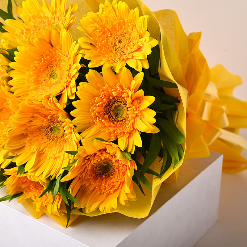 Bunch of 10 yellow gerberas Bouquet