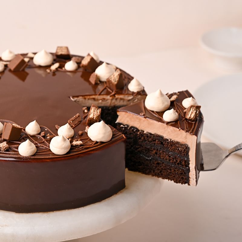 Silky Smooth KitKat Cake