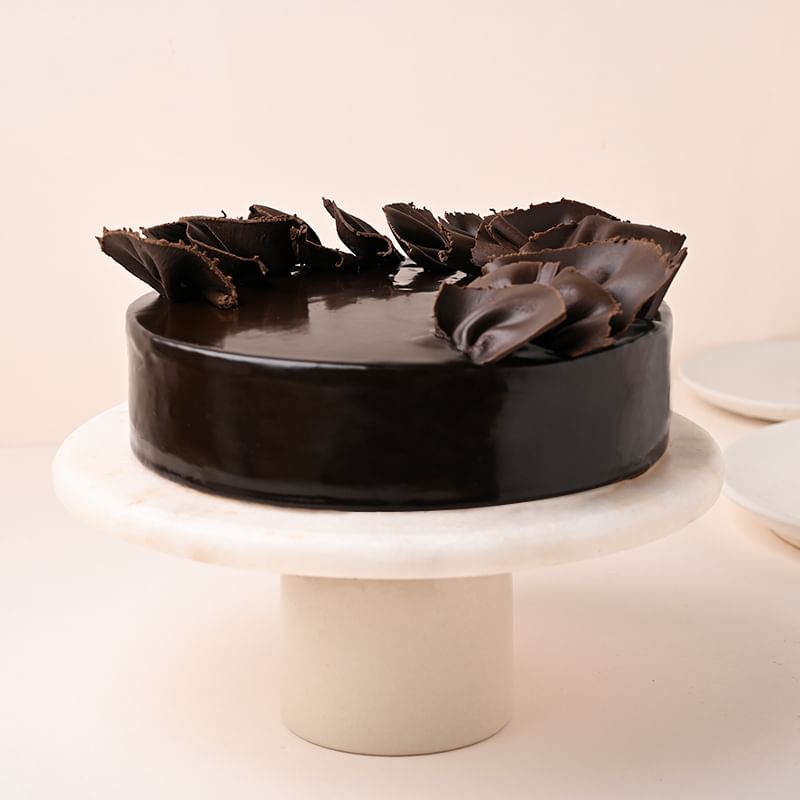 Online Eggless Chocolate Truffle Cake - Side View of Cake