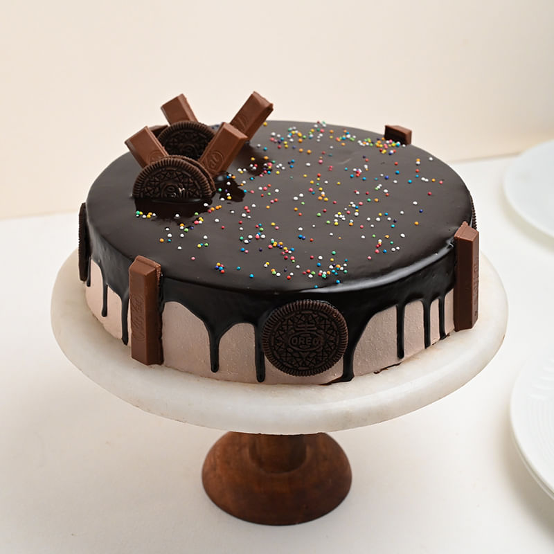 Kitkat Oreo Wonder Cake - Side View