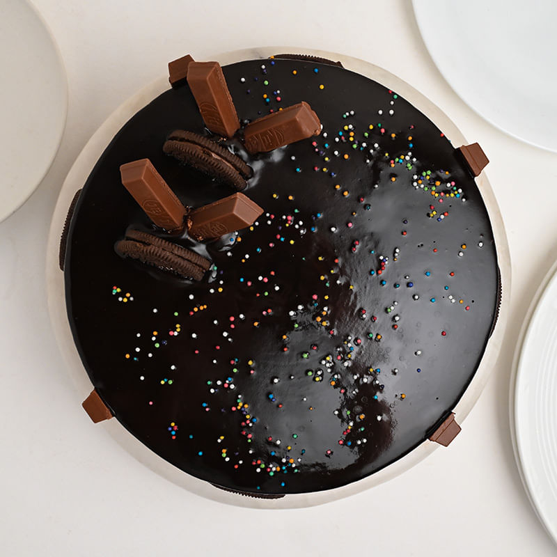 Order Kitkat Oreo Wonder Cake - Top View