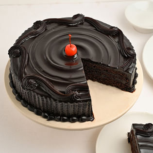 Artistic Chocolate Pleasure Cake Online