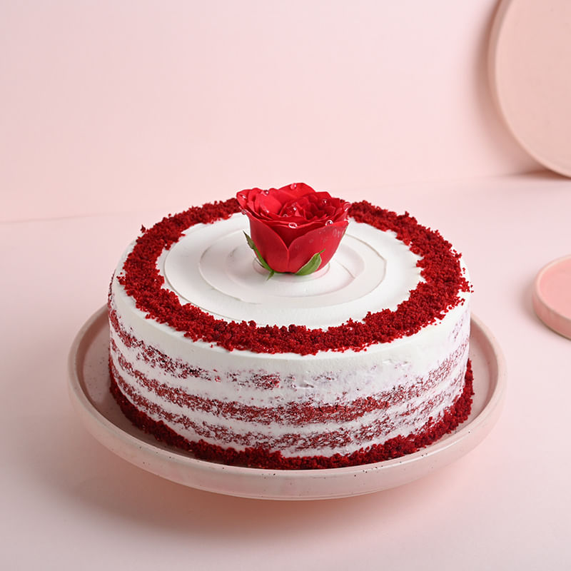 Round Shaped Romantic Red Velvet Cake