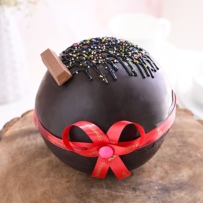 Round Choco Pinata Cake