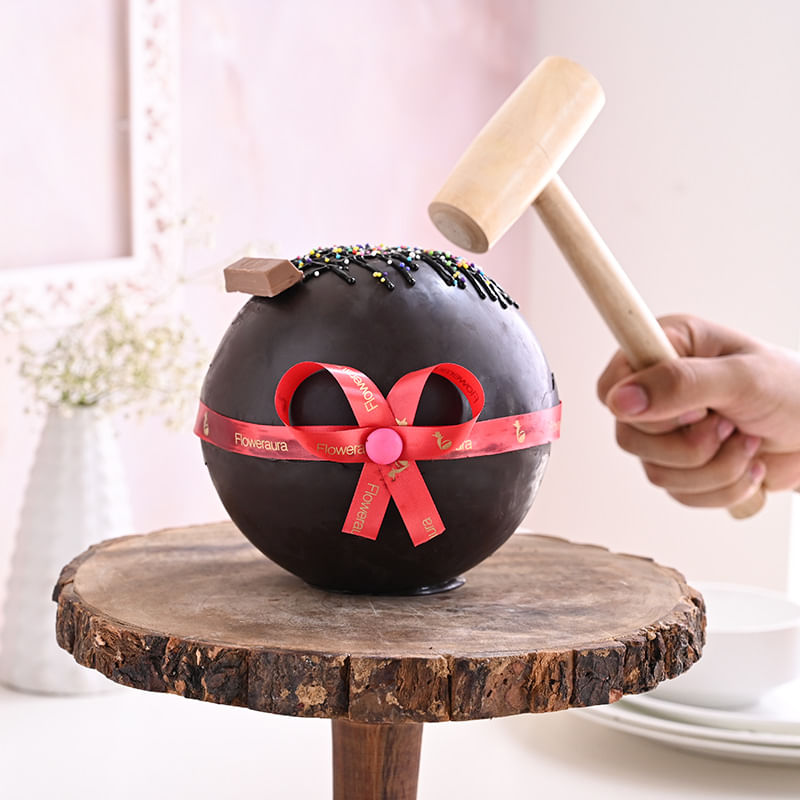 Round Choco Pinata Best Cake for New Year