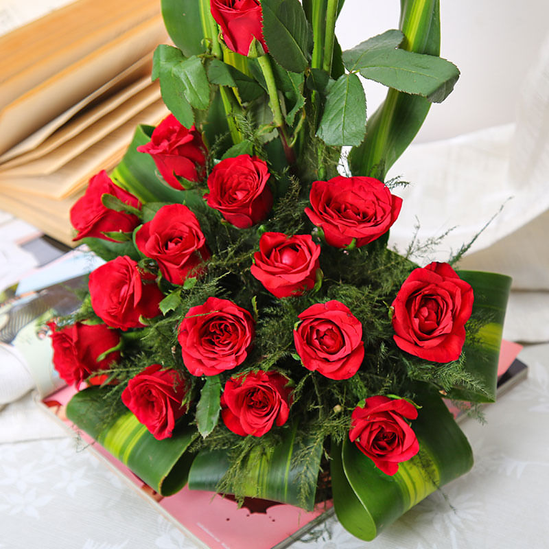 18 Red Roses in Basket in Zoomed View