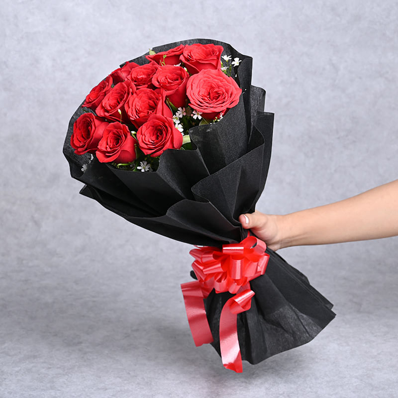 Black Magical Roses Bouquet