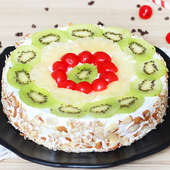 Appetizing Fruit Cake for Father's Day