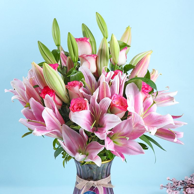 Pleasing Lily Rose: Online Flower Delivery Across India