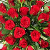 100 Red Roses Arrangement in Zoomed in View