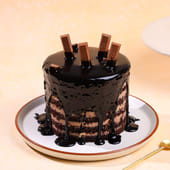  Kit Kat Pull me Up cake for birthday