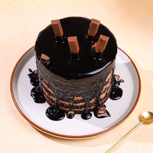  Buy Kit Kat Pull me Up cake for birthday