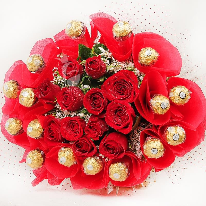Bouquet of 10 Red Roses and 16 Ferrero Rochers Chocolates 