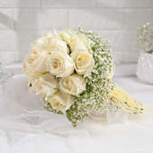 15 White Roses