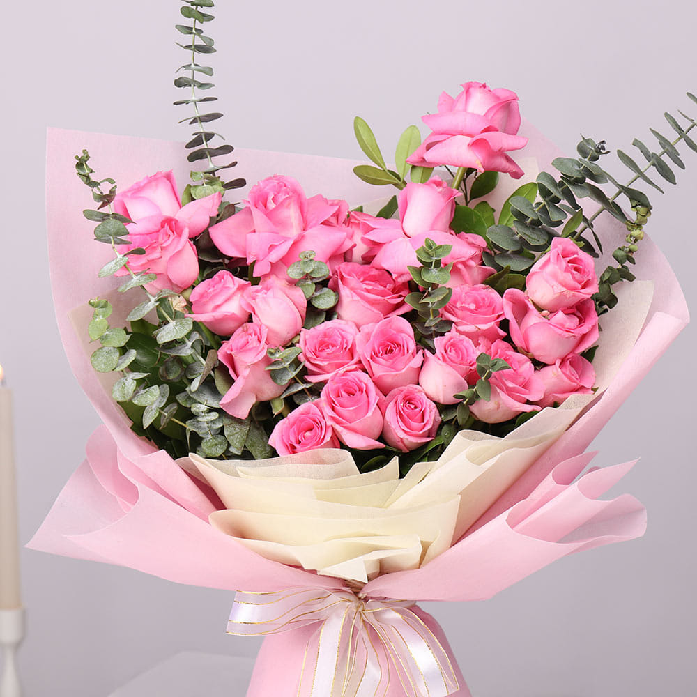 A Love Note In Pink Roses