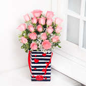 Affectionate Rose Charm Bouquet Online