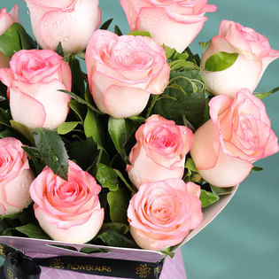 Amazing Mom Pink Roses Box