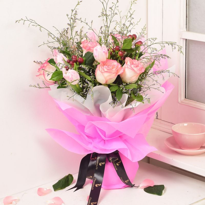 Artful Red and Pink Valentine Rose Combo