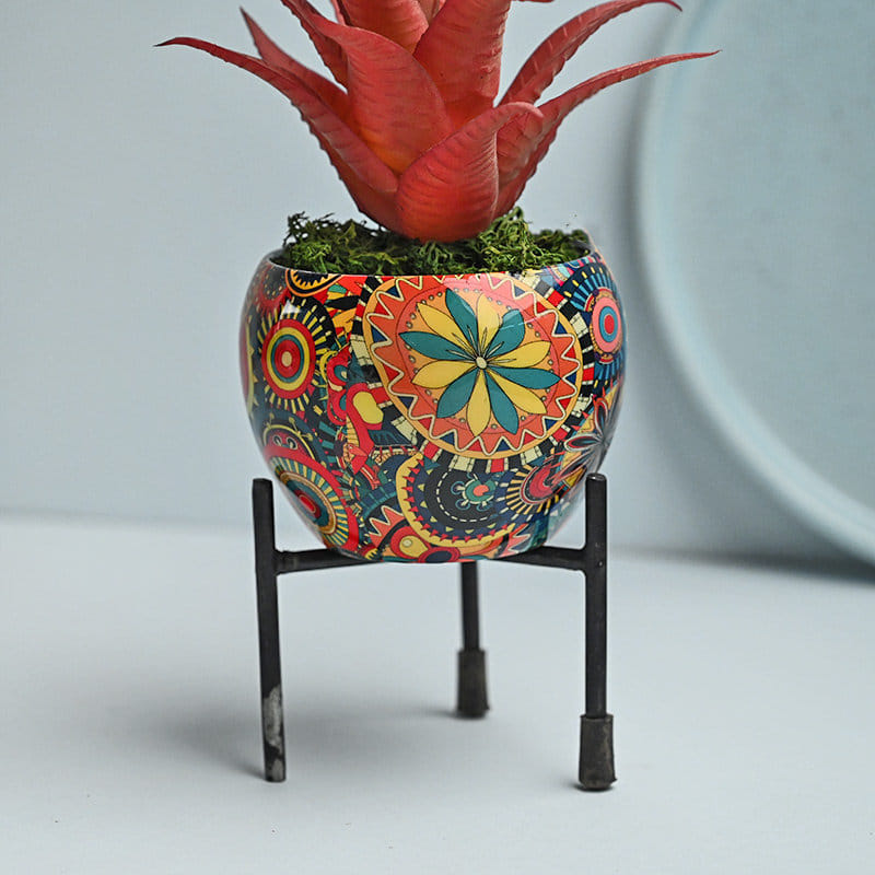 Order Artificial Howarthia in Vibrant Metallic Pot Online