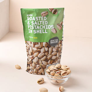 Rudraksh Rakhi Set With Lindt Choco