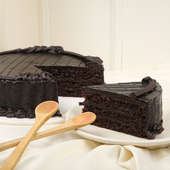 Slice View Round Dark Chocolate Cake Online 