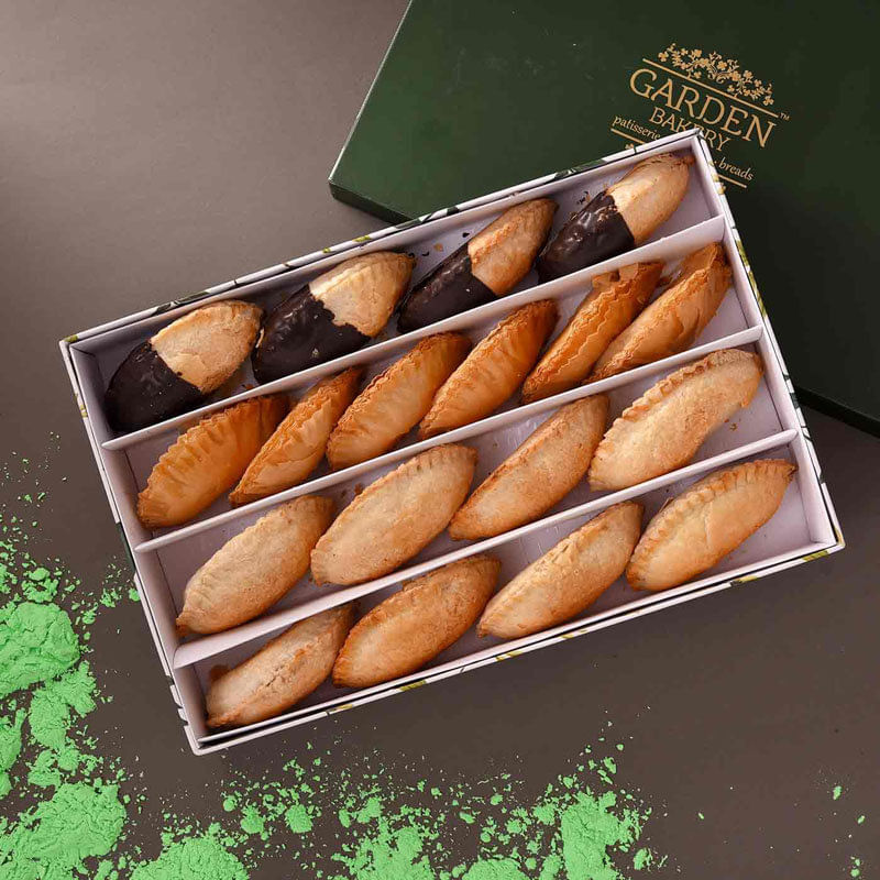 Assorted Gujiya Holi Gift Box