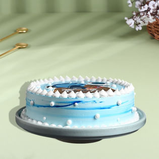 Side view of Astronaut Adventure Cake