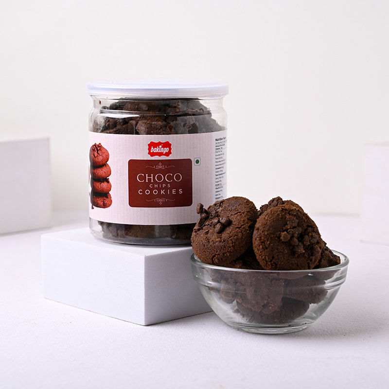 Auspicious Red Meenakari Rakhi With Choco Cookies-UAE