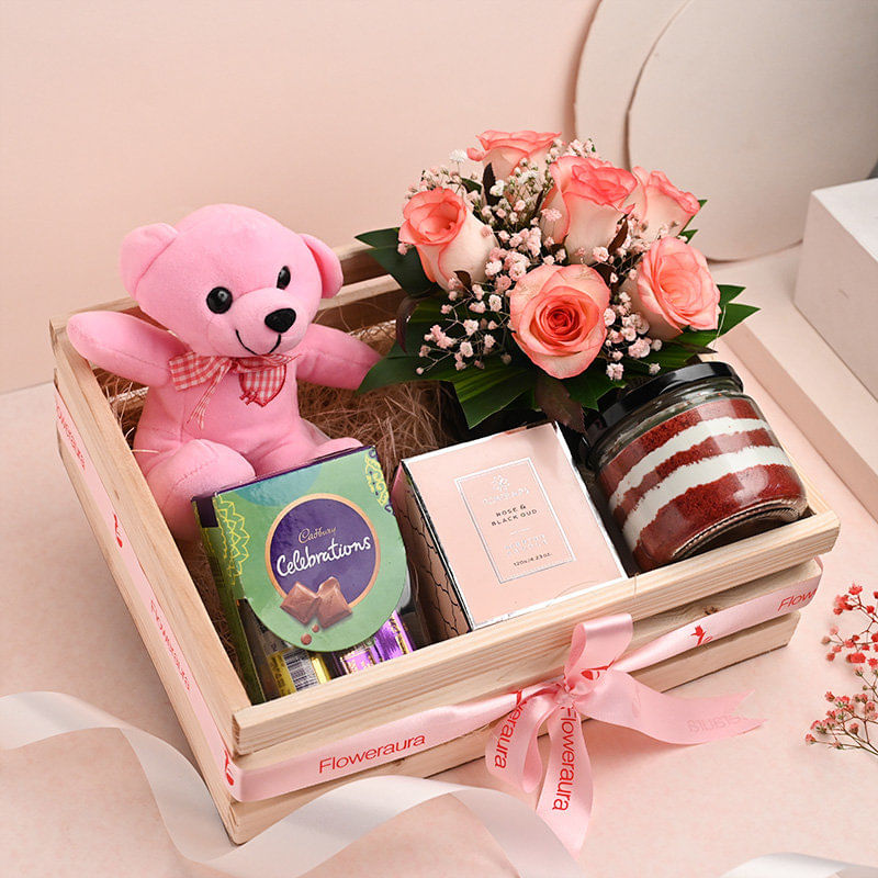 Basket Of Teddy Choco Roses N Jar Cake