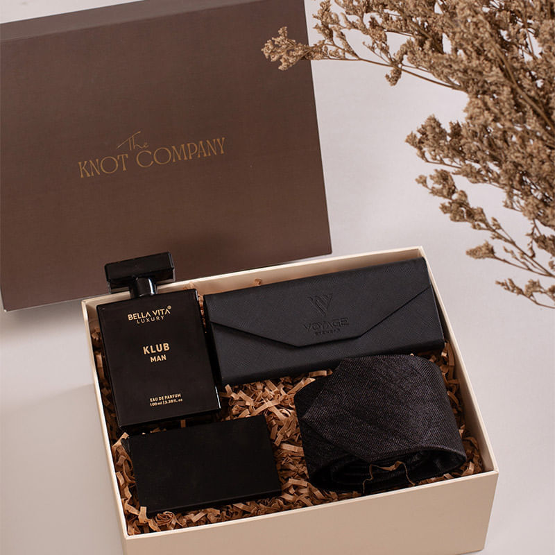 Black Suave Essential Hamper