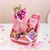 Blooms N Treats Womens Day Hamper