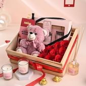 Love Lit N Delight With Roses
