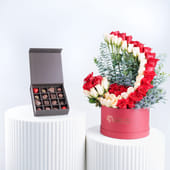 Blushing Love Roses N Chocolates