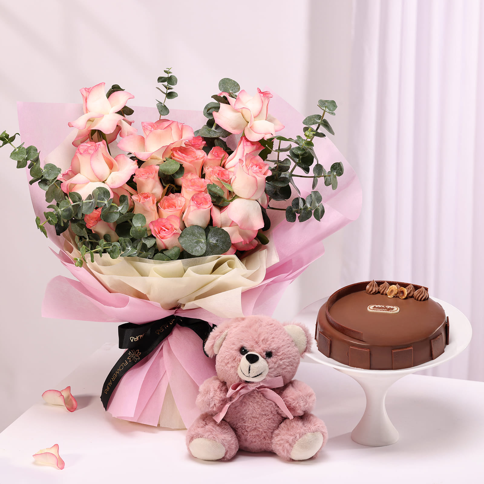 Blushing Rose Bouquet With Praline Cake N Teddy