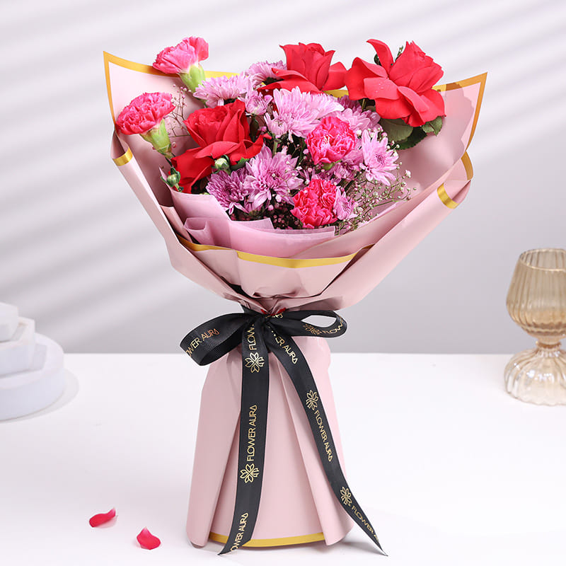 Bouquet N Vanilla Bento Cake For Favourite Girl